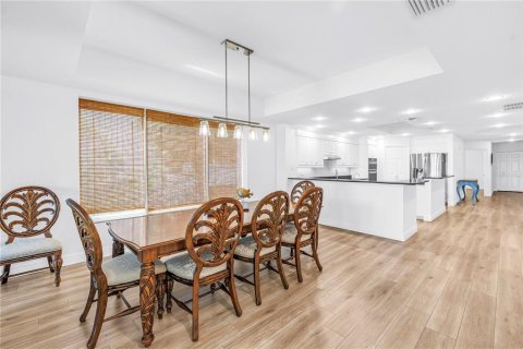 Condominio en venta en Saint Pete Beach, Florida, 3 dormitorios, 206.61 m2 № 2224536 - foto 16