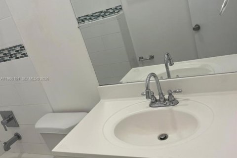 Townhouse in Miami, Florida 3 bedrooms, 126.81 sq.m. № 2029331 - photo 12