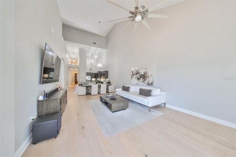 Condo in Apollo Beach, Florida, 4 bedrooms  № 1555117 - photo 6