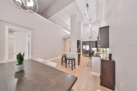Condo in Apollo Beach, Florida, 4 bedrooms  № 1555117 - photo 9