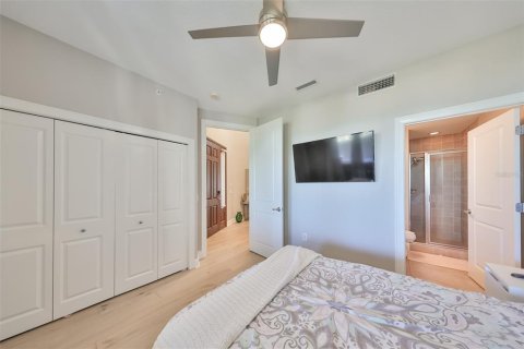 Condo in Apollo Beach, Florida, 4 bedrooms  № 1555117 - photo 26
