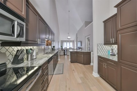 Condo in Apollo Beach, Florida, 4 bedrooms  № 1555117 - photo 13