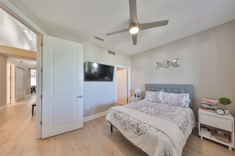 Condo in Apollo Beach, Florida, 4 bedrooms  № 1555117 - photo 25