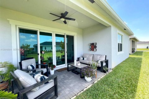 Villa ou maison à vendre à Port St. Lucie, Floride: 3 chambres, 188.78 m2 № 2084847 - photo 23
