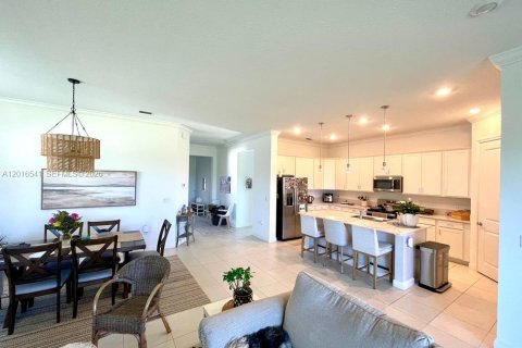Villa ou maison à vendre à Port St. Lucie, Floride: 3 chambres, 188.78 m2 № 2084847 - photo 10