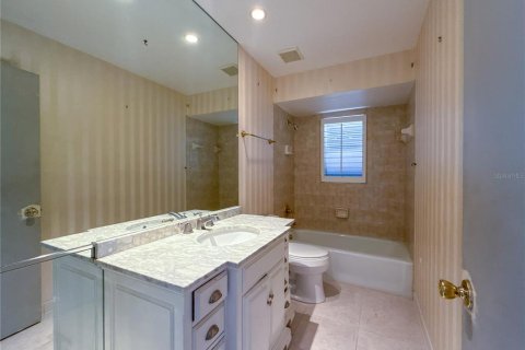 House in Rotonda, Florida 3 bedrooms, 187.66 sq.m. № 2150203 - photo 16