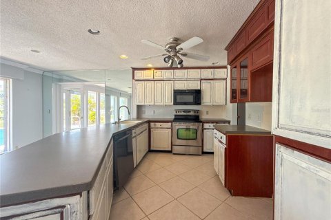 House in Rotonda, Florida 3 bedrooms, 187.66 sq.m. № 2150203 - photo 7