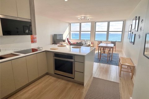 Copropriété à louer à Miami Beach, Floride: 1 chambre, 80.45 m2 № 1975297 - photo 5