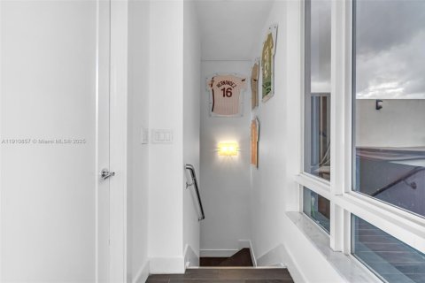 Adosado en venta en Doral, Florida, 4 dormitorios, 172.98 m2 № 1966028 - foto 29