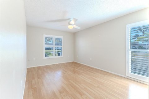 Condo in Port Richey, Florida, 2 bedrooms  № 2145030 - photo 24