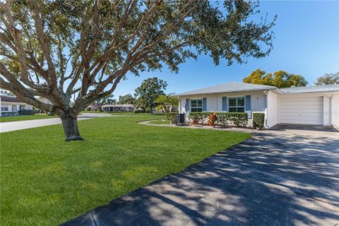 Condo in Port Richey, Florida, 2 bedrooms  № 2145030