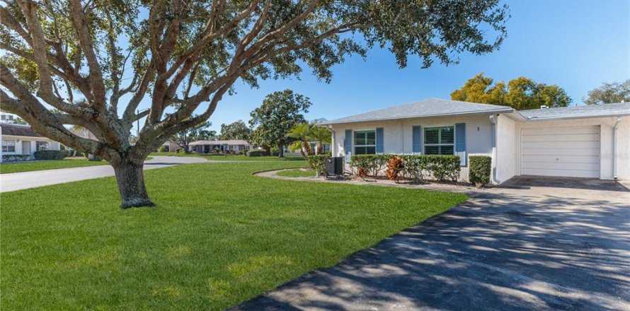 Condo in Port Richey, Florida, 2 bedrooms  № 2145030