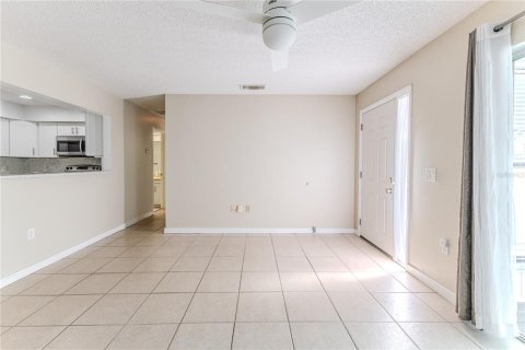 Condo in Port Richey, Florida, 2 bedrooms  № 2145030 - photo 13