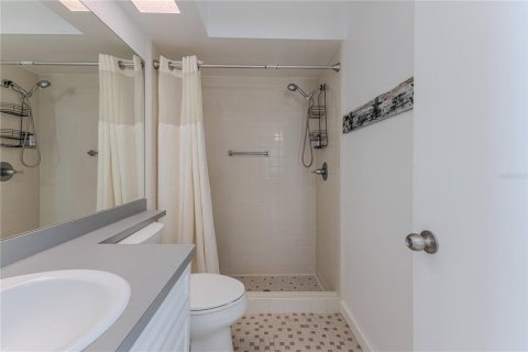 Condo in Port Richey, Florida, 2 bedrooms  № 2145030 - photo 27