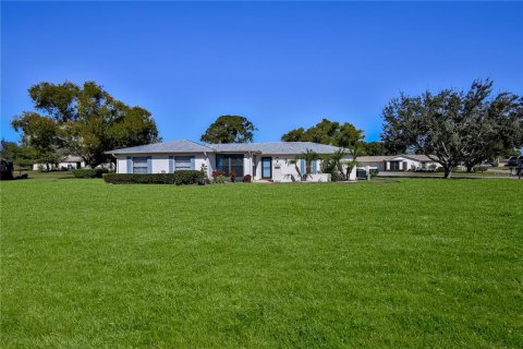 Condo in Port Richey, Florida, 2 bedrooms  № 2145030 - photo 4