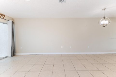 Condo in Port Richey, Florida, 2 bedrooms  № 2145030 - photo 11