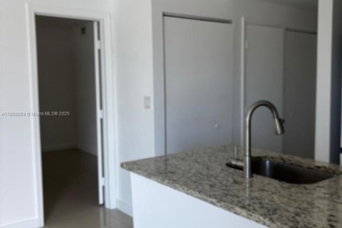 Copropriété à louer à Hialeah, Floride: 3 chambres, 115.2 m2 № 1961458 - photo 10