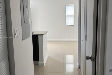 Copropriété à louer à Hialeah, Floride: 3 chambres, 115.2 m2 № 1961458 - photo 7