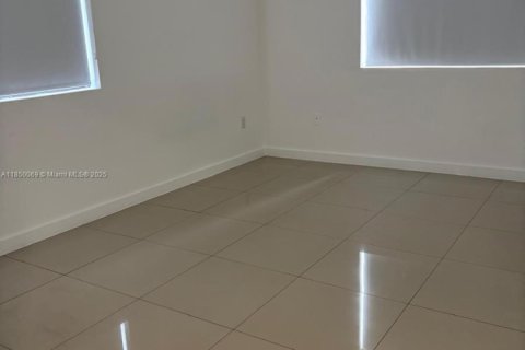 Copropriété à louer à Hialeah, Floride: 3 chambres, 115.2 m2 № 1961458 - photo 3