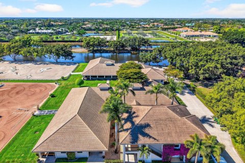 Casa en venta en Wellington, Florida, 13 dormitorios, 494.05 m2 № 2249174 - foto 2