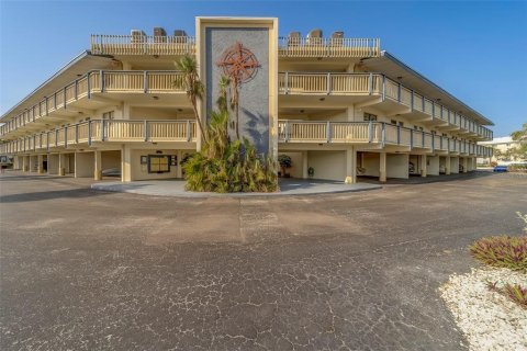 Copropriété à louer à Treasure Island, Floride: 2 chambres, 103.12 m2 № 1681470 - photo 2
