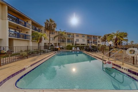 Copropriété à louer à Treasure Island, Floride: 2 chambres, 103.12 m2 № 1681470 - photo 3