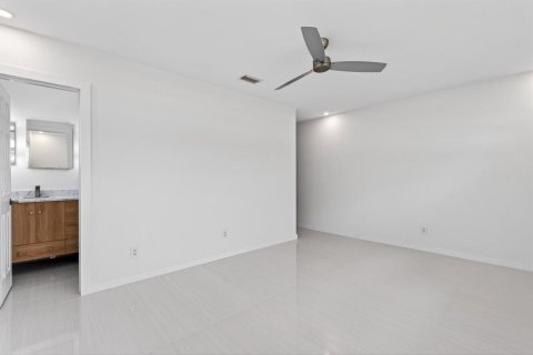 Villa ou maison à vendre à Wilton Manors, Floride: 2 chambres, 108.6 m2 № 2083950 - photo 24