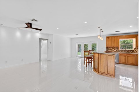 Villa ou maison à vendre à Wilton Manors, Floride: 2 chambres, 108.6 m2 № 2083950 - photo 15