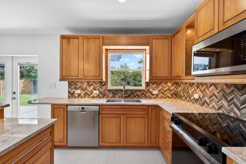 Villa ou maison à vendre à Wilton Manors, Floride: 2 chambres, 108.6 m2 № 2083950 - photo 5