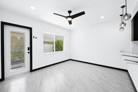 House in Fort Lauderdale, Florida 4 bedrooms, 149.48 sq.m. № 2182889 - photo 21