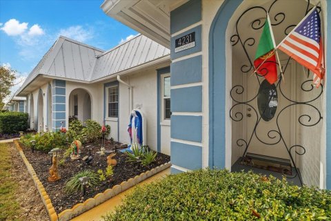 Condo in New Port Richey, Florida, 2 bedrooms  № 1905687 - photo 3