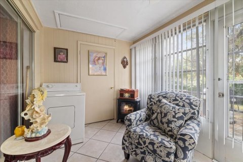 Condo in New Port Richey, Florida, 2 bedrooms  № 1905687 - photo 20