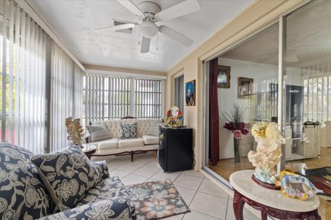 Condo in New Port Richey, Florida, 2 bedrooms  № 1905687 - photo 21
