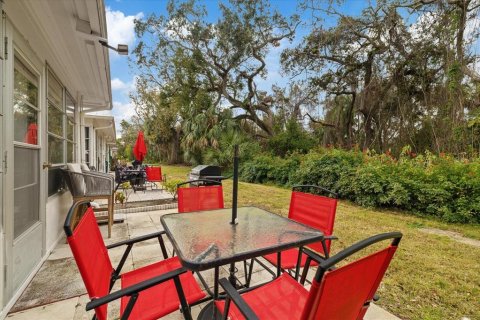 Condo in New Port Richey, Florida, 2 bedrooms  № 1905687 - photo 6