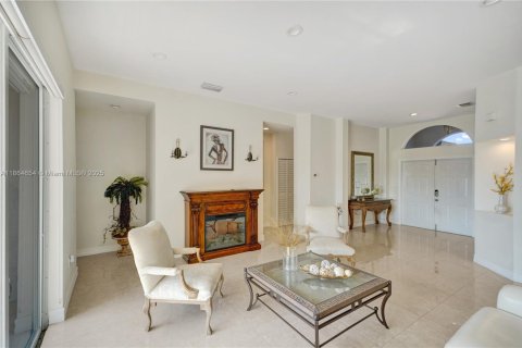 House in Miami, Florida 4 bedrooms, 224.45 sq.m. № 1892851 - photo 19