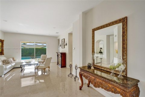 House in Miami, Florida 4 bedrooms, 224.45 sq.m. № 1892851 - photo 14