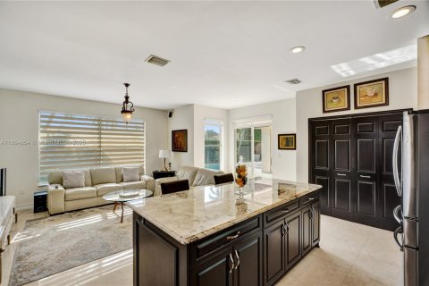 House in Miami, Florida 4 bedrooms, 224.45 sq.m. № 1892851 - photo 21