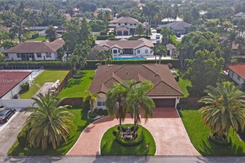 House in Miami, Florida 4 bedrooms, 224.45 sq.m. № 1892851 - photo 2