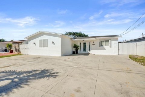 Villa ou maison à Miramar, Floride 4 chambres, 111.02 m2 № 2080863