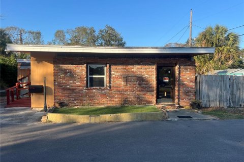 Commercial property in Saint Petersburg, Florida 177.07 sq.m. № 1549008 - photo 1