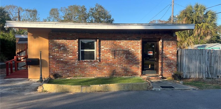 Commercial property in Saint Petersburg, Florida 177.07 sq.m. № 1549008
