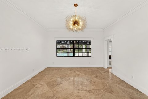 House in Miami, Florida 4 bedrooms, 381.27 sq.m. № 2010769 - photo 11
