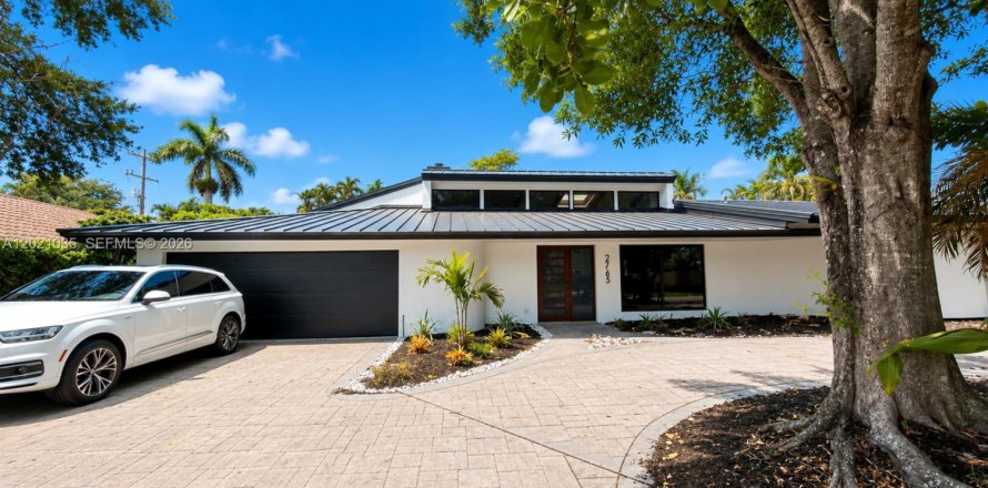 Casa en Fort Lauderdale, Florida 5 dormitorios, 263.47 m2 № 2077350