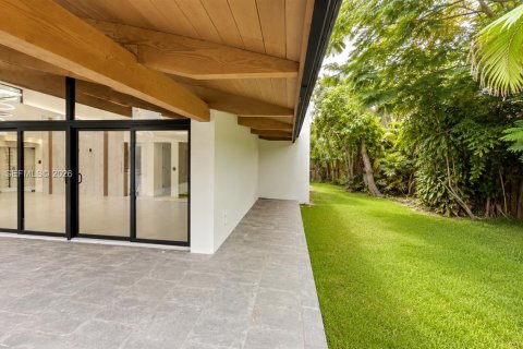 Casa en venta en Fort Lauderdale, Florida, 5 dormitorios, 263.47 m2 № 2077350 - foto 17