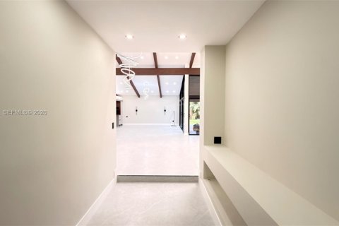 Casa en venta en Fort Lauderdale, Florida, 5 dormitorios, 263.47 m2 № 2077350 - foto 5