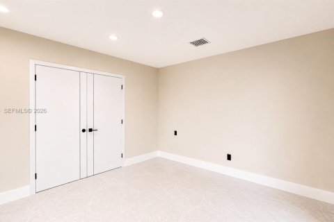 Casa en venta en Fort Lauderdale, Florida, 5 dormitorios, 263.47 m2 № 2077350 - foto 30