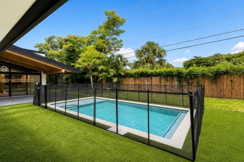 Casa en venta en Fort Lauderdale, Florida, 5 dormitorios, 263.47 m2 № 2077350 - foto 18
