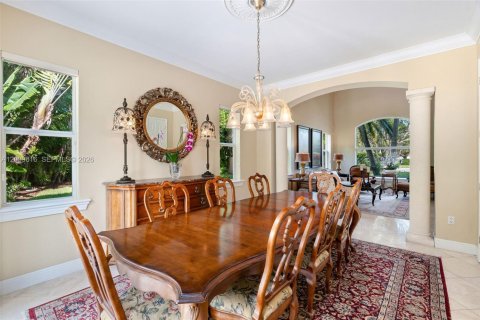 House in Miami, Florida 5 bedrooms, 424.01 sq.m. № 2397548 - photo 15