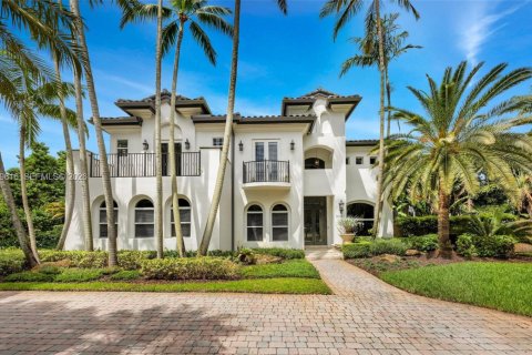 House in Miami, Florida 5 bedrooms, 424.01 sq.m. № 2397548