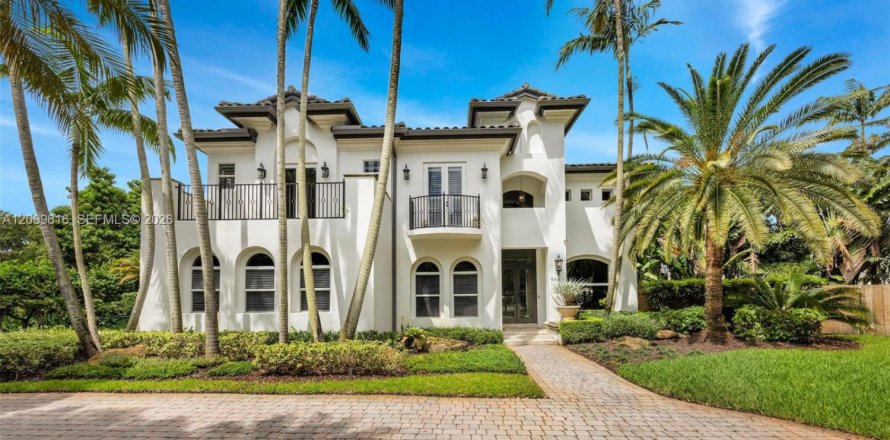 House in Miami, Florida 5 bedrooms, 424.01 sq.m. № 2397548